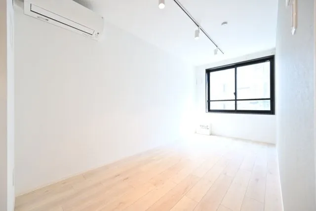 Ruygo Oshiage - Interior - ["Flooring", "Ceiling", "Floor"]