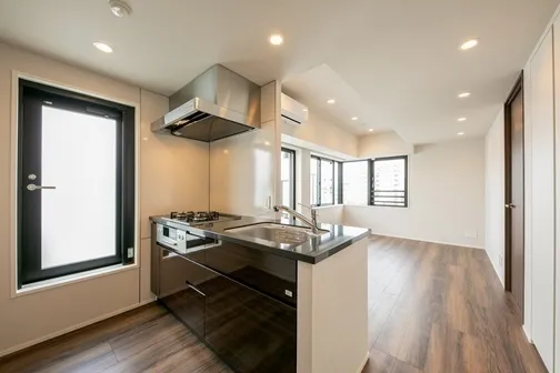 Doue Waseda - Interior - ["Interior design", "Flooring", "Ceiling"]