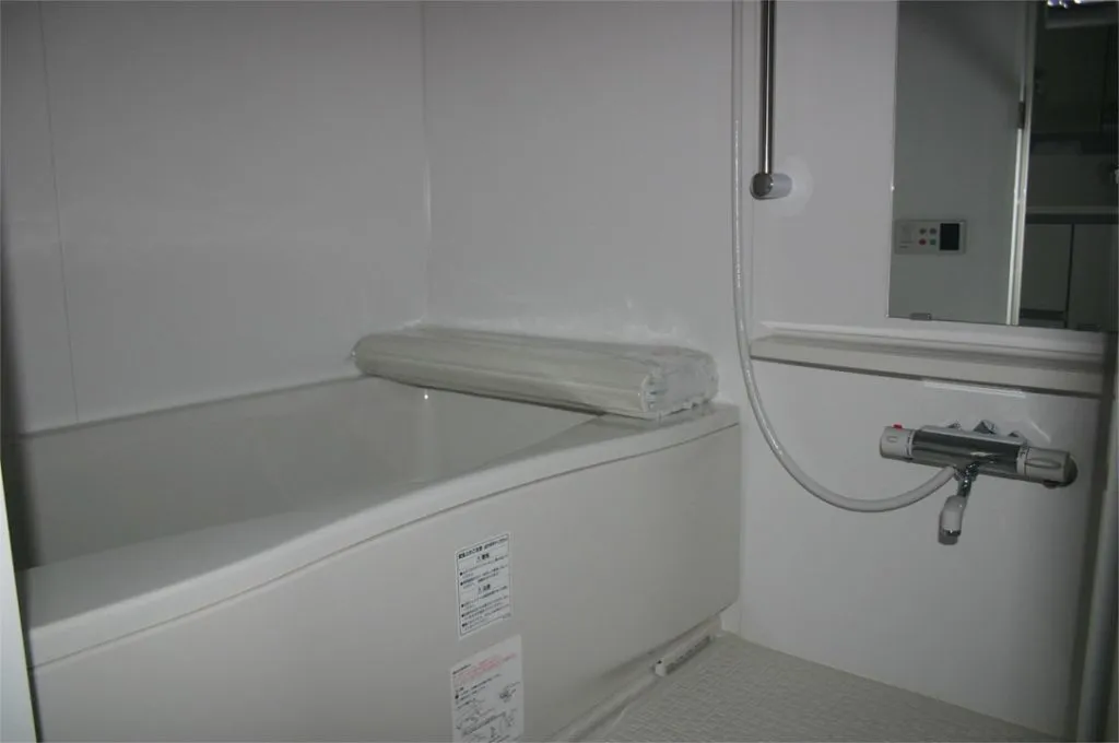 Residia Bunkyo Hongo II - Interior - ["Plumbing fixture", "Fixture", "Handle"]
