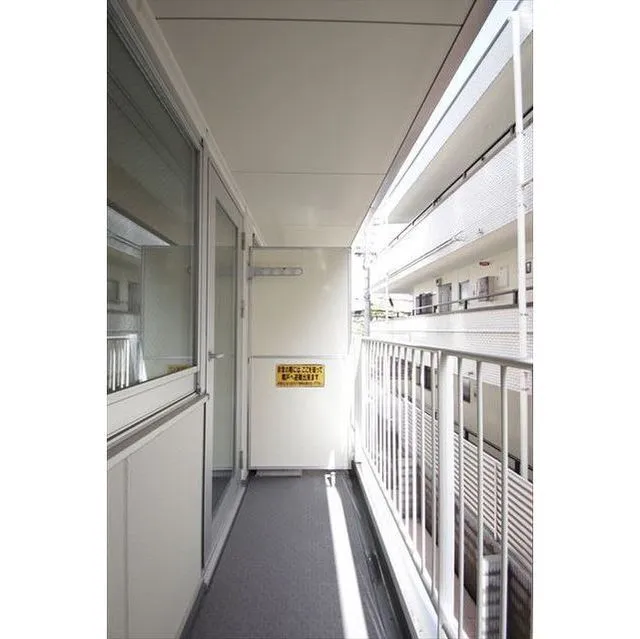 White Tooth Terrace - Interior - ["Building", "Fixture", "Rectangle"]