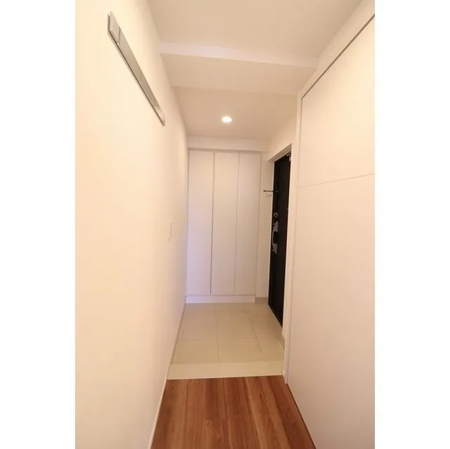Comforia Shibuya West - Interior - ["Fixture", "Door", "Wood"]
