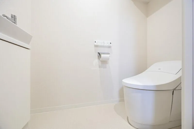 Fukasawa House - Interior - ["Flooring", "Floor", "Plumbing fixture"]