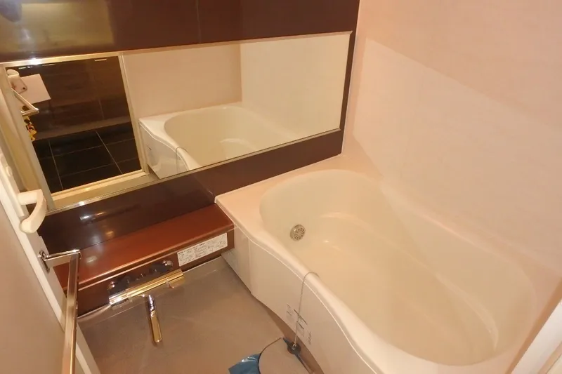 Cross Residence Kamata - Interior - ["Plumbing fixture", "Bathtub", "Bathroom"]
