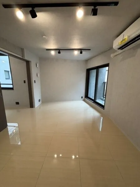 EXAM AKASAKA - Interior - ["Flooring", "Floor", "Ceiling"]