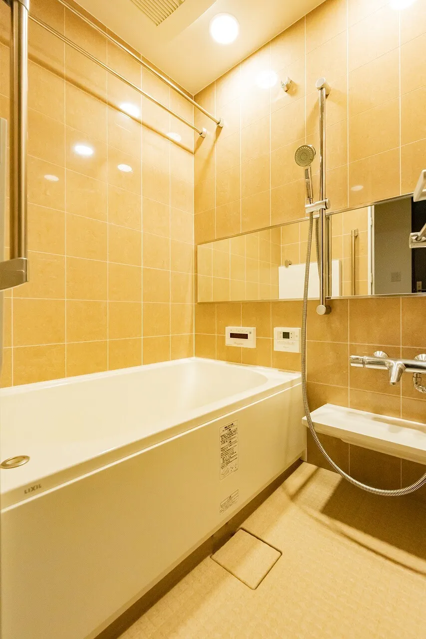La Tour Shinjuku Garden - Interior - ["Plumbing fixture", "Bathtub", "Property"]