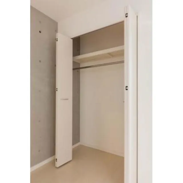 Priere Suwa - Interior - ["Wood", "Automotive exterior", "Fixture"]