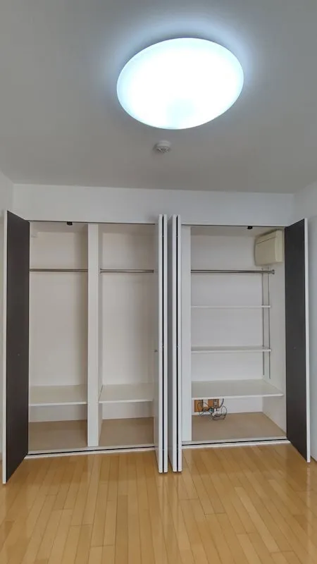 Residia Shinkawa  - Interior - ["Wood", "Flooring", "Ceiling"]