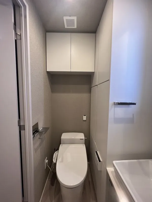 The LOG Nihonbashi - Interior - ["Plumbing fixture", "Flooring", "Bathroom"]