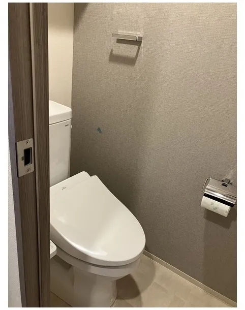 Geoent Shin-Nakano - Interior - ["Toilet seat", "Toilet", "Plumbing fixture"]