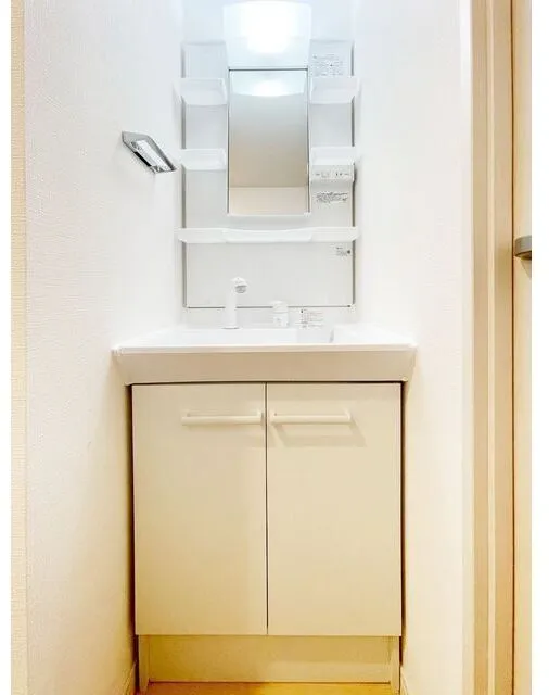 Urban Residence Itabashi - Interior - ["Flooring", "Floor", "Plumbing fixture"]
