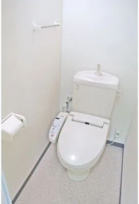 L-Wing Ikebukuro - Interior - ["Toilet seat", "Toilet", "Bathroom"]