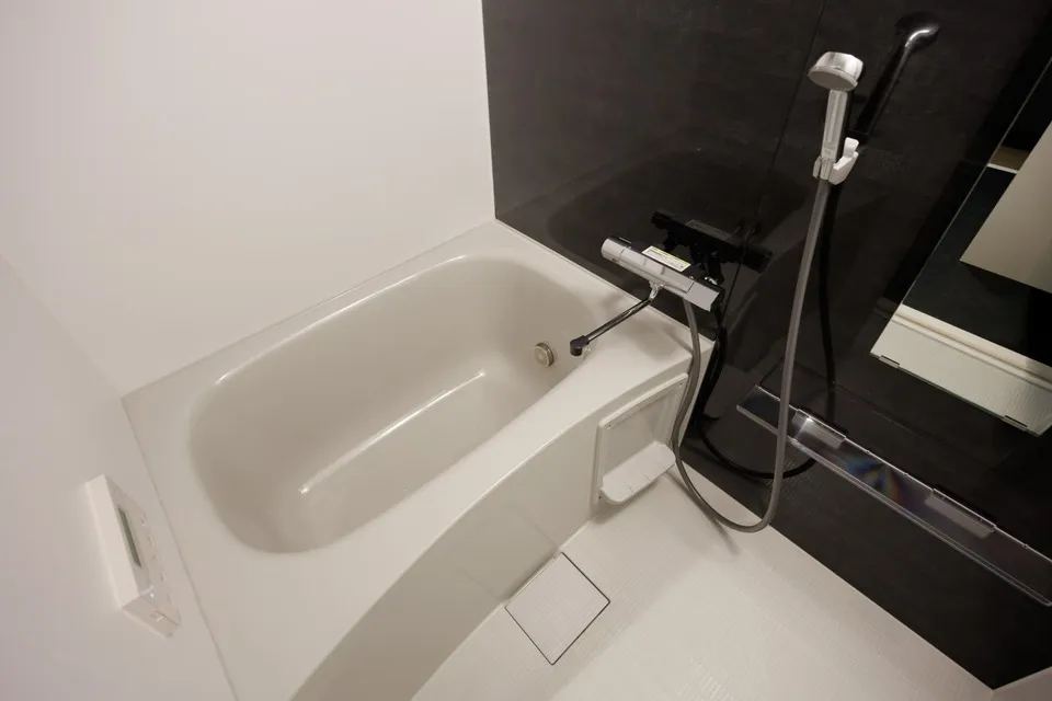 Hmlet Shinjuku Gyoenmae II - Interior - ["Plumbing fixture", "Flooring", "Floor"]