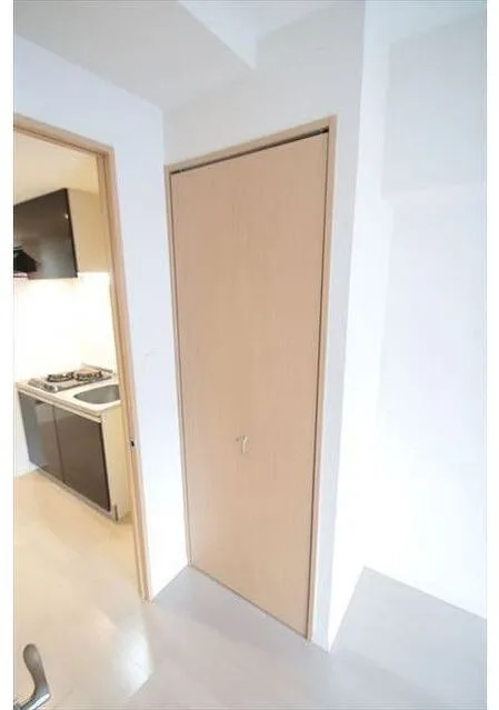 Aperto Nishi Shinjuku - Interior - ["Wood", "Flooring", "Floor"]