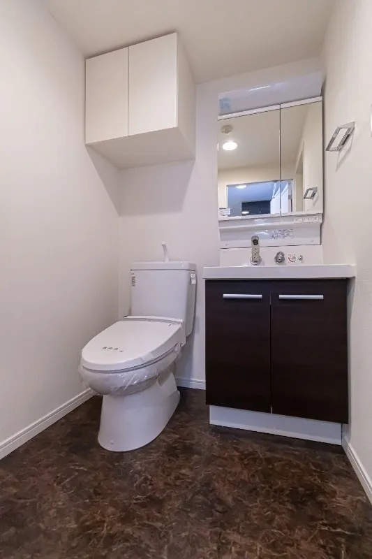Harmony Residence Tsukishima # 002 - Interior - ["Toilet seat", "Plumbing fixture", "Flooring"]
