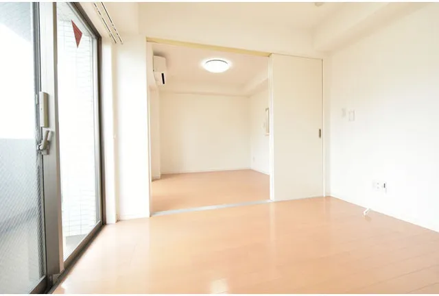 TS Yoyogi Park - Interior - ["Flooring", "Floor", "Ceiling"]