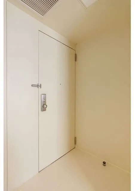 Frontier Residence The Tower Shinagawa - Interior - ["Door", "Building", "Fixture"]