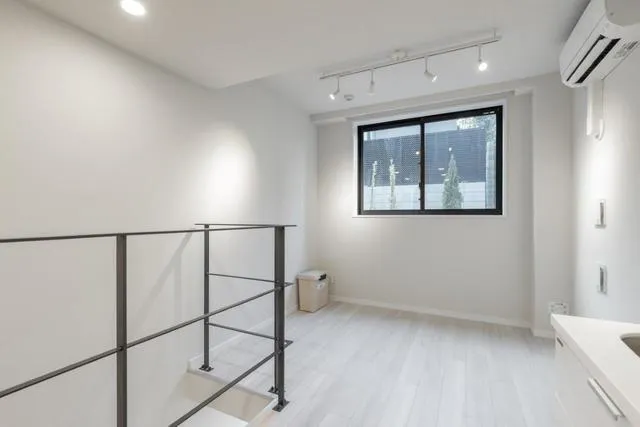 U Residence Meguro Higashiyama - Interior - ["Flooring", "Wood", "Ceiling"]