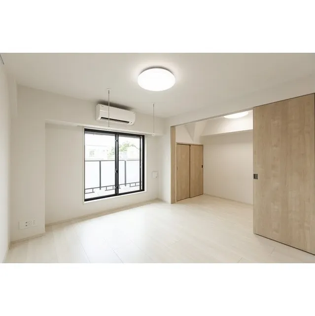 Prato Miyasaka - Interior - ["Window", "Fixture", "Building"]
