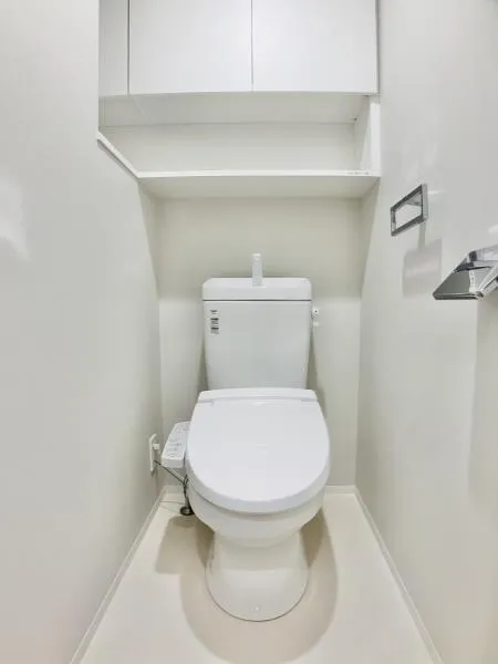 PREMIUM CUBE Ueno - Interior - ["Property", "Toilet seat", "Toilet"]