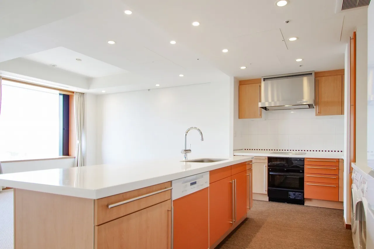 La Tour Shibakoen - Interior - ["Kitchen", "Countertop", "Cabinetry"]