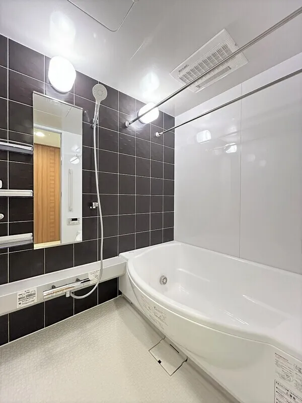 Esty Maison Toyosu Residence - Interior - ["Flooring", "Interior design", "Plumbing fixture"]