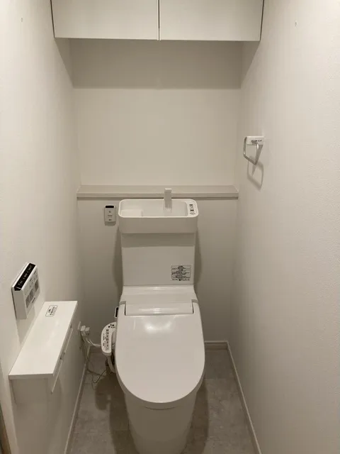 City Terrace Tamachi - Interior - ["Toilet", "Toilet seat", "Bathroom sink"]