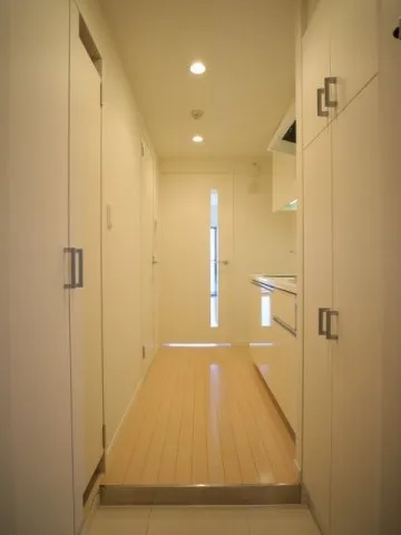 Prime Urban Yoga II - Interior - ["Wall", "Flooring", "Wood"]
