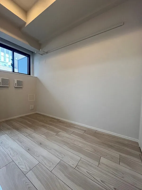 Cross Residence Kanda Jinbocho - Interior - ["Window", "Property", "Fixture"]