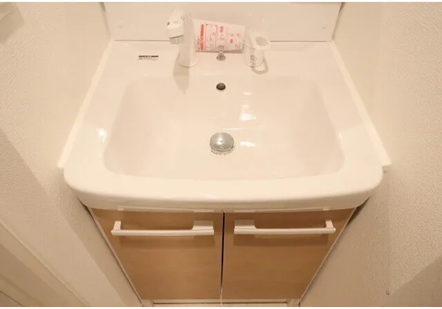 Glorio Shelter Ikebukuro V - Interior - ["Plumbing fixture", "Sink", "Wood stain"]