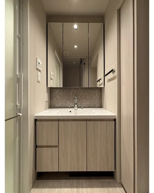 Season Flats Omorinishi - Interior - ["Flooring", "Floor", "Interior design"]