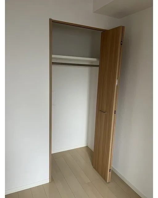KANZE SHIBAURA RESIDENCE - Interior - ["Wood", "Flooring", "Floor"]