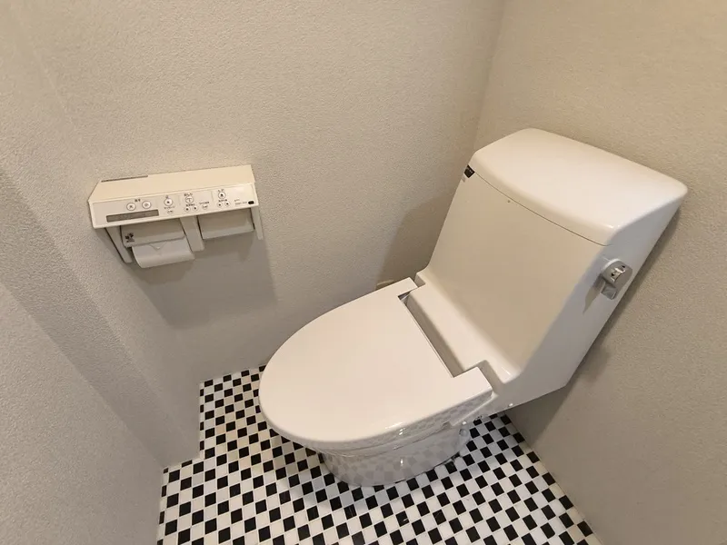 Edobori Urban Life - Interior - ["Toilet seat", "Toilet", "Plumbing fixture"]
