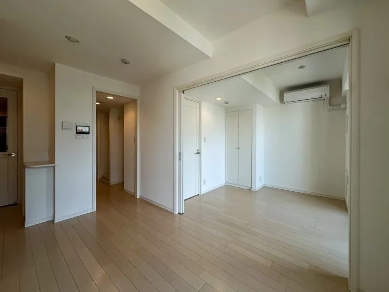 RESIDIA Tower Meguro Fudomae - Interior - ["Flooring", "Floor", "Ceiling"]