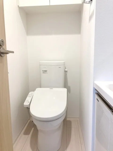 Urbanex Fukagawa Sumiyoshi III - Interior - ["Plumbing fixture", "Toilet seat", "Flooring"]