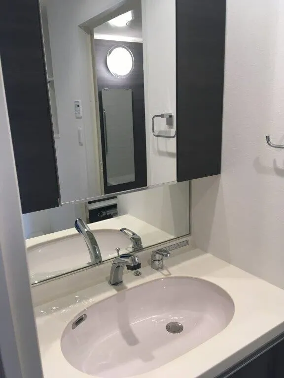 Due Namba South - Interior - ["Bathroom Sink", "Plumbing fixture", "Sink"]