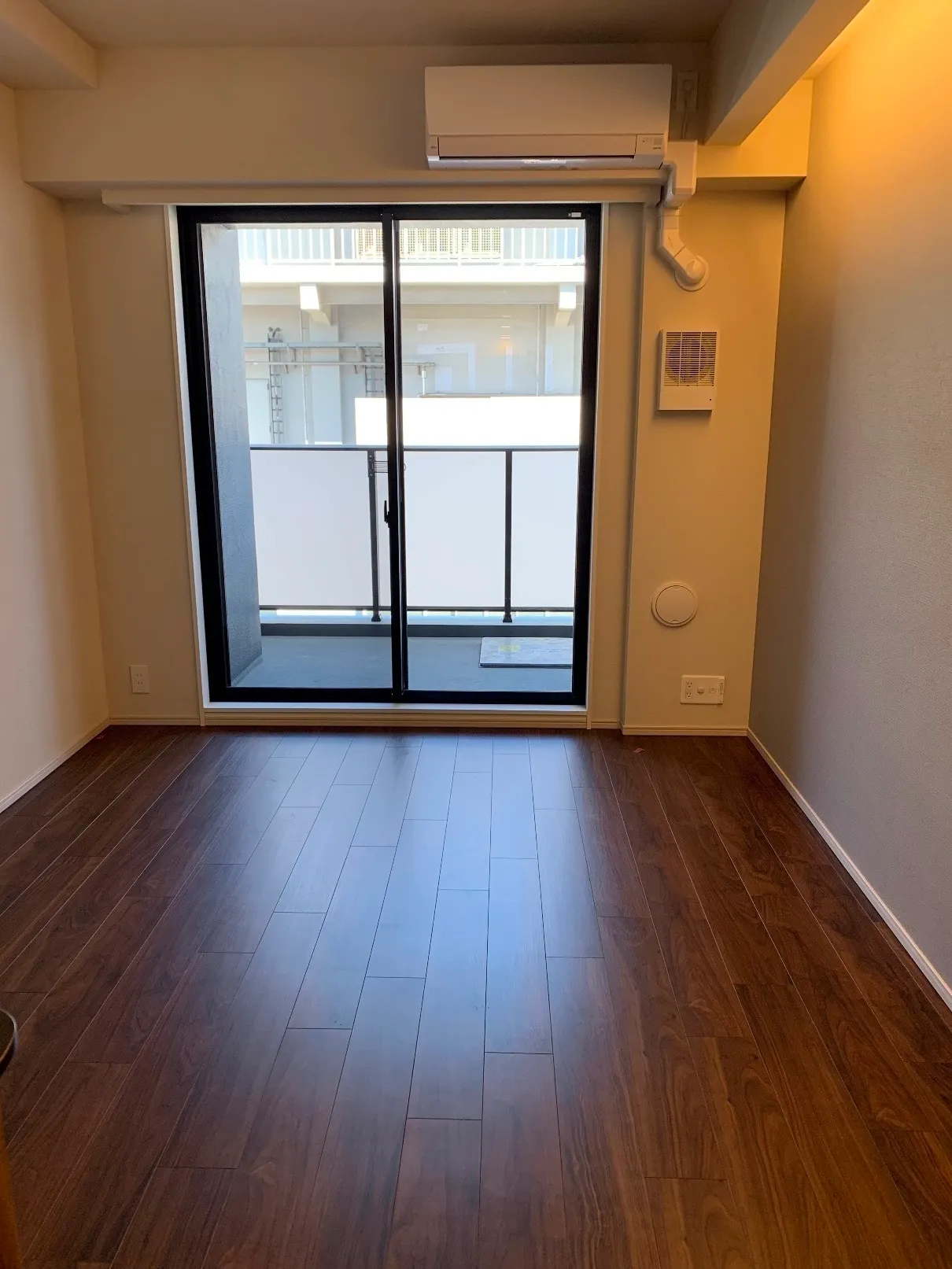 BLESS Kameido - Interior - ["Wall", "Wood", "Flooring"]