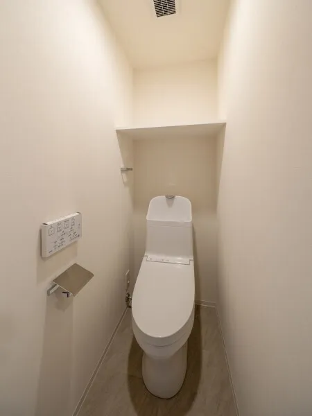 Brillia Ist Asakusa - Interior - ["Toilet seat", "Toilet", "Flooring"]