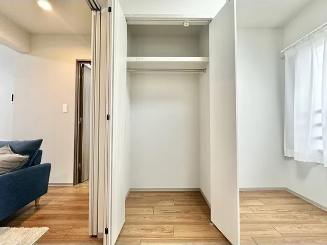Well Square Shinjuku Toyama - Interior - ["Flooring", "Floor", "Wood flooring"]