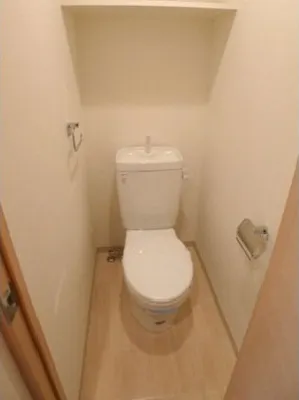 Sky Court Shibuya Hatsudai - Interior - ["Toilet seat", "Toilet", "Plumbing fixture"]