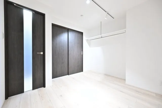 Ruygo Oshiage - Interior - ["Flooring", "Wood", "Floor"]
