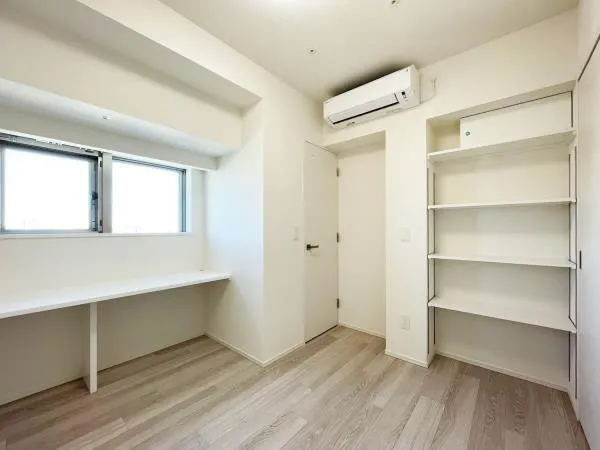 Brillia Ist Asakusa - Interior - ["Flooring", "Floor", "Ceiling"]