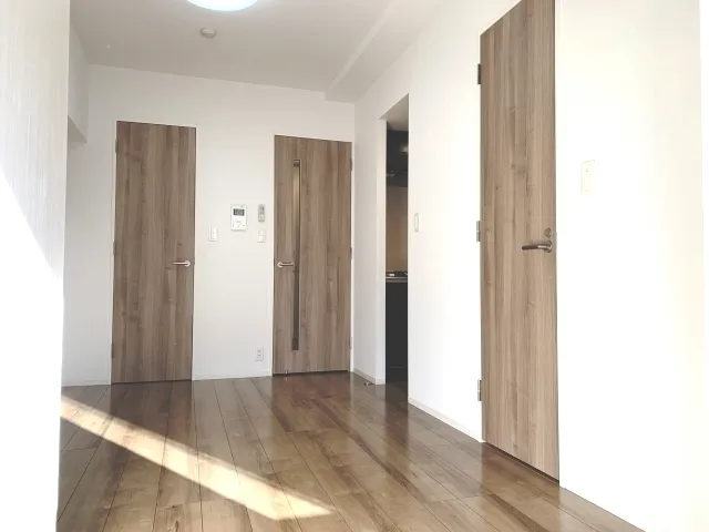 Orchid Residence Oshima - Interior - ["Wood flooring", "Flooring", "Floor"]