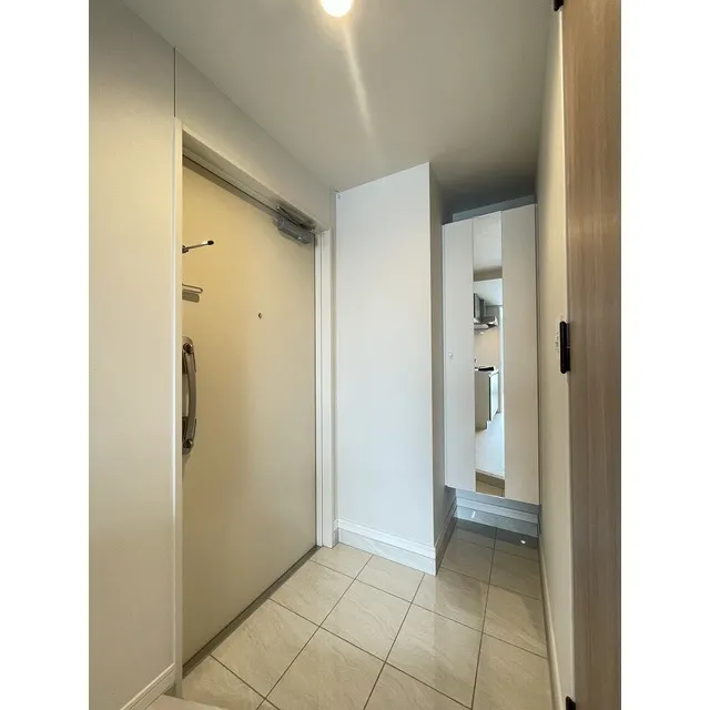 Abity Shimokitazawa - Interior - ["Fixture", "Building", "Door"]