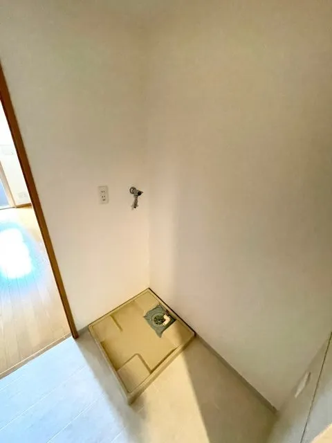 Residia Monzen Nakamachi - Interior - ["Wood", "Fixture", "Rectangle"]