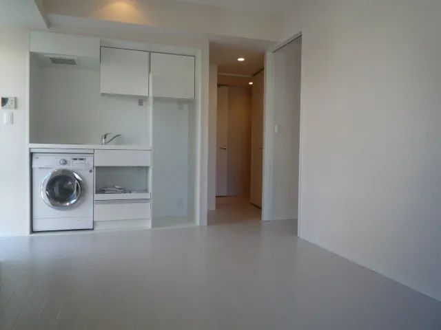 RESIDIA Ikebukuro West - Interior - ["Flooring", "Floor", "Ceiling"]
