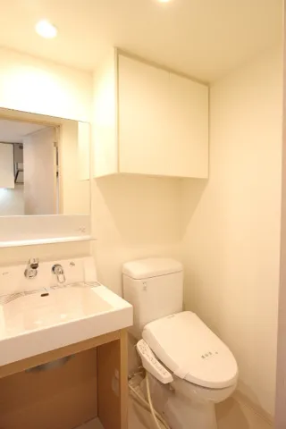PROUD FLAT Kamata II - Interior - ["Flooring", "Plumbing fixture", "Floor"]