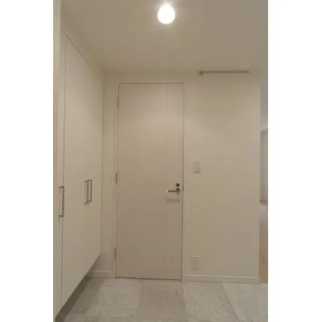 Park Axis Tameike-Sanno - Interior - ["Door", "Handle", "Fixture"]