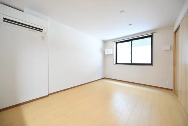 CENTRAL GARDEN RESIDENCE TOKYO - Interior - ["Flooring", "Floor", "Ceiling"]