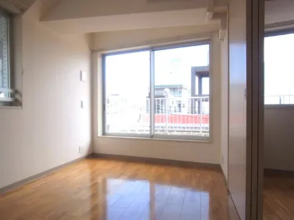 Prime Urban Nishi-Ogikubo II - Interior - ["Floor", "Flooring", "Apartment"]