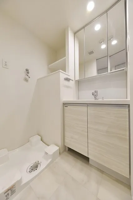 Prime Bliss Shinagawa Hatanodai - Interior - ["Flooring", "Floor", "Interior design"]